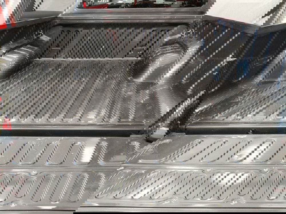 Toyota Hilux usata a Roma (14)