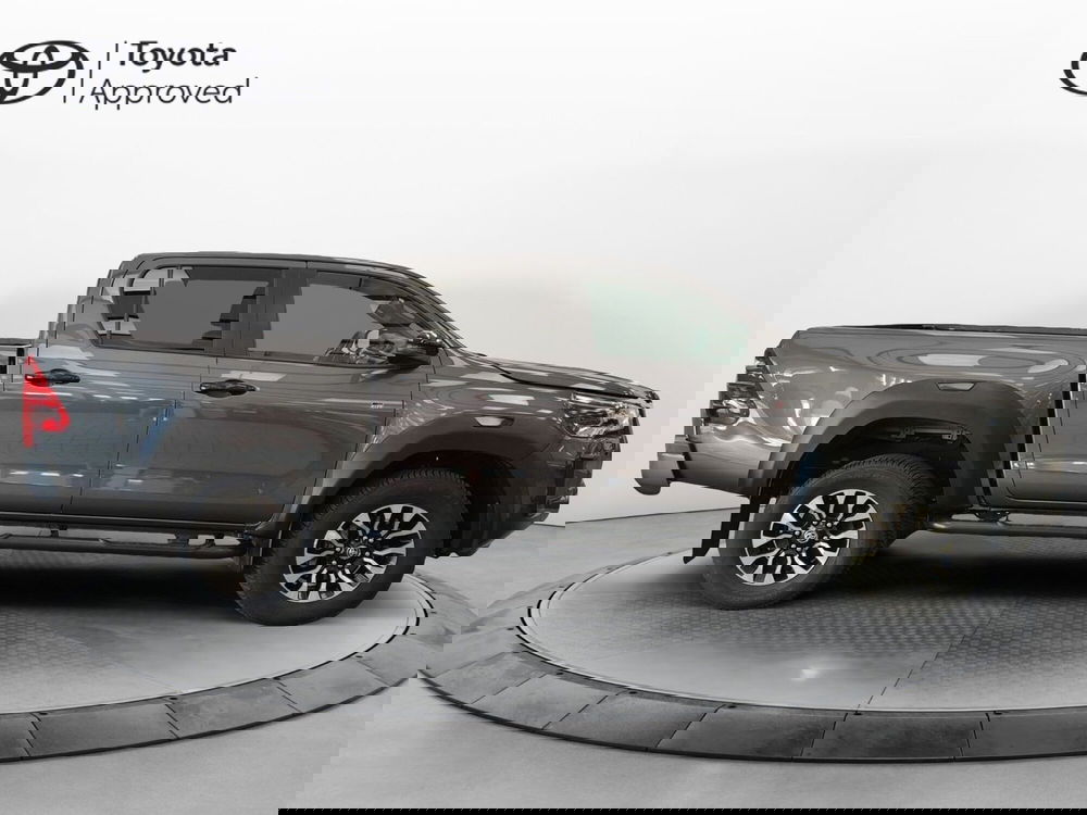 Toyota Hilux usata a Roma (18)