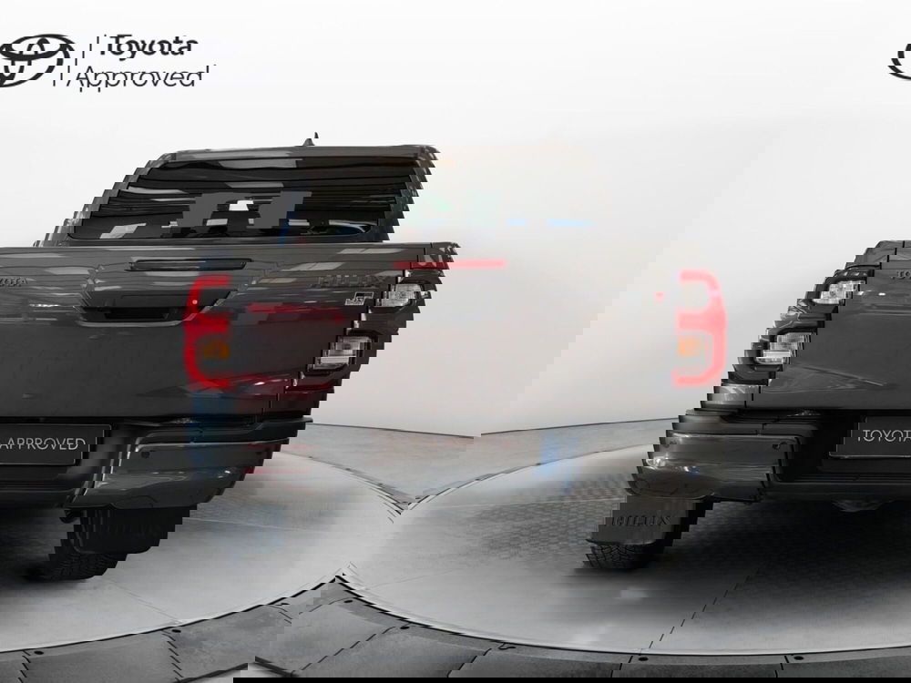 Toyota Hilux usata a Roma (4)