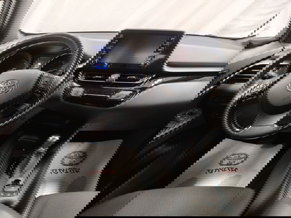 Toyota Toyota C-HR usata a Roma (10)