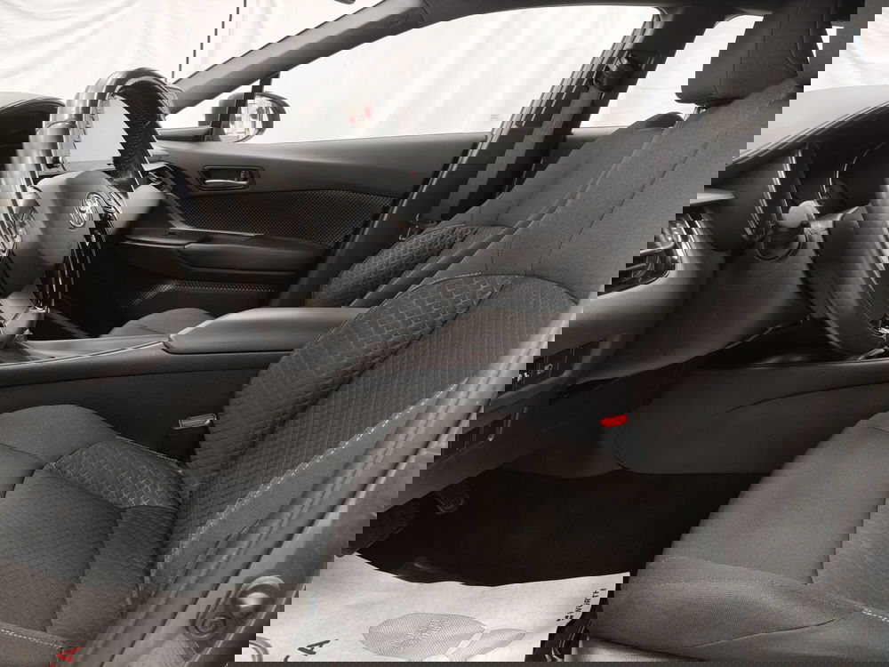 Toyota Toyota C-HR usata a Roma (14)
