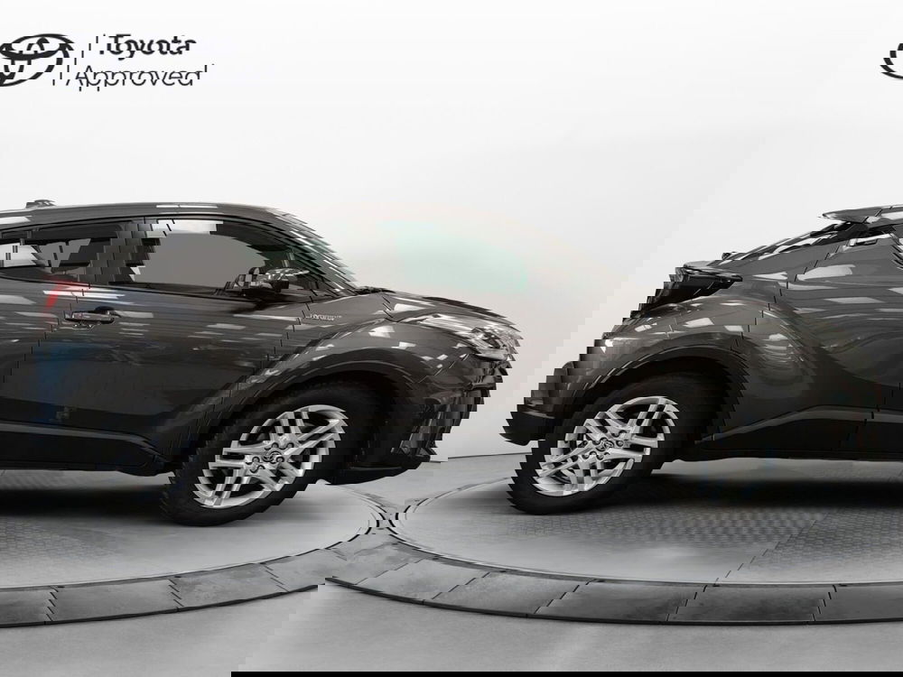 Toyota Toyota C-HR usata a Roma (17)