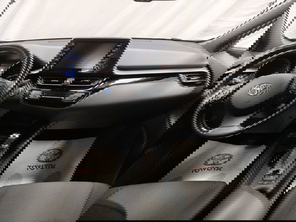 Toyota Toyota C-HR usata a Roma (9)