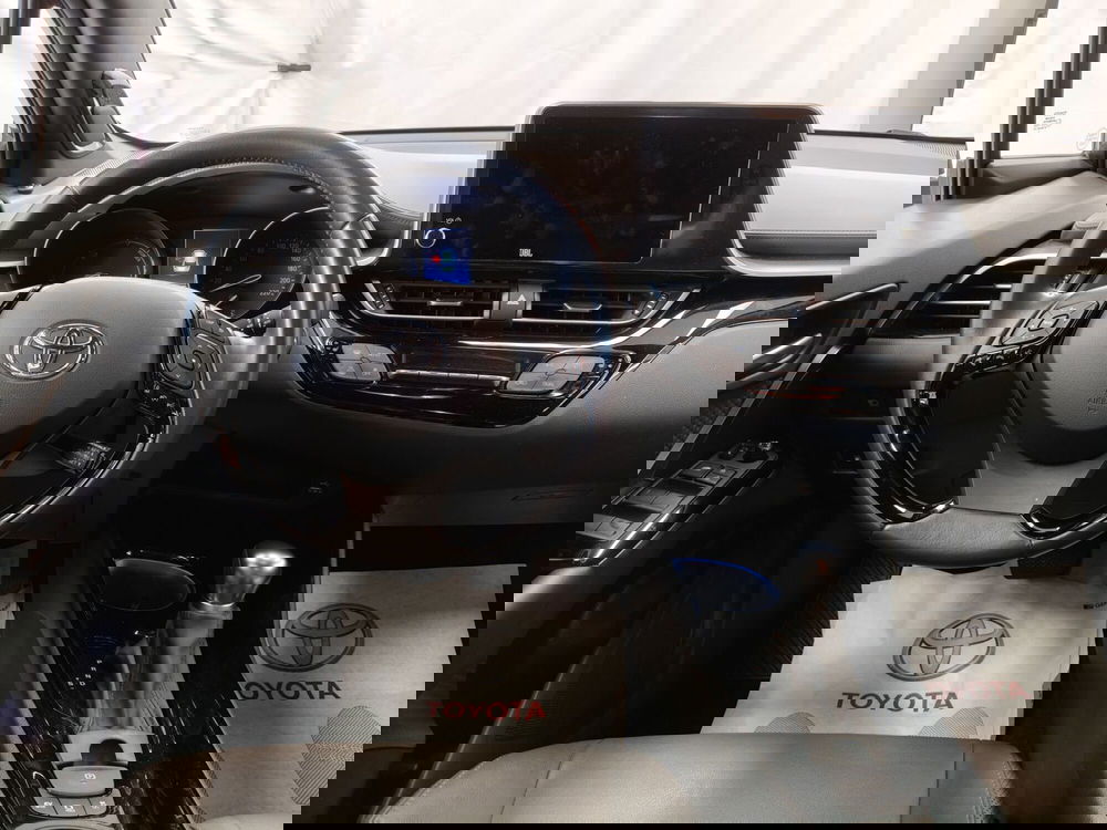 Toyota Toyota C-HR usata a Roma (10)