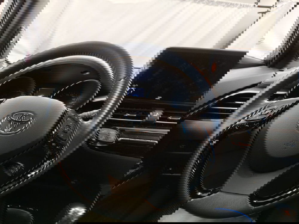 Toyota Toyota C-HR usata a Roma (11)