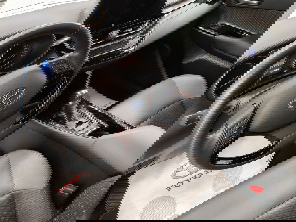 Toyota Toyota C-HR usata a Roma (13)