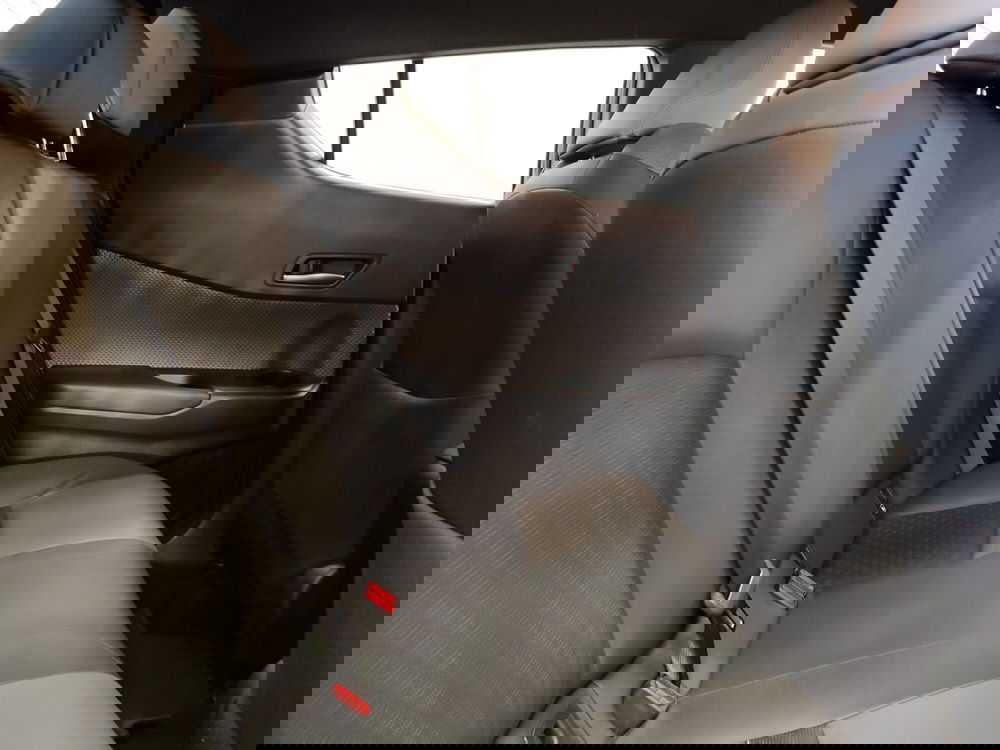 Toyota Toyota C-HR usata a Roma (8)