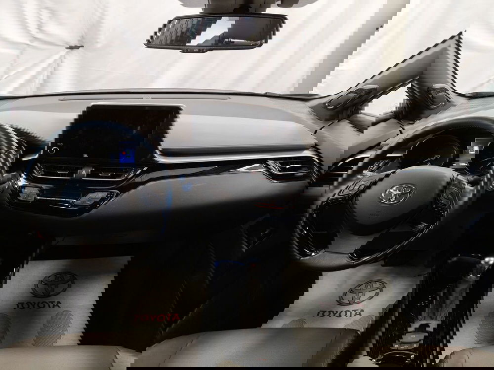 Toyota Toyota C-HR usata a Roma (9)