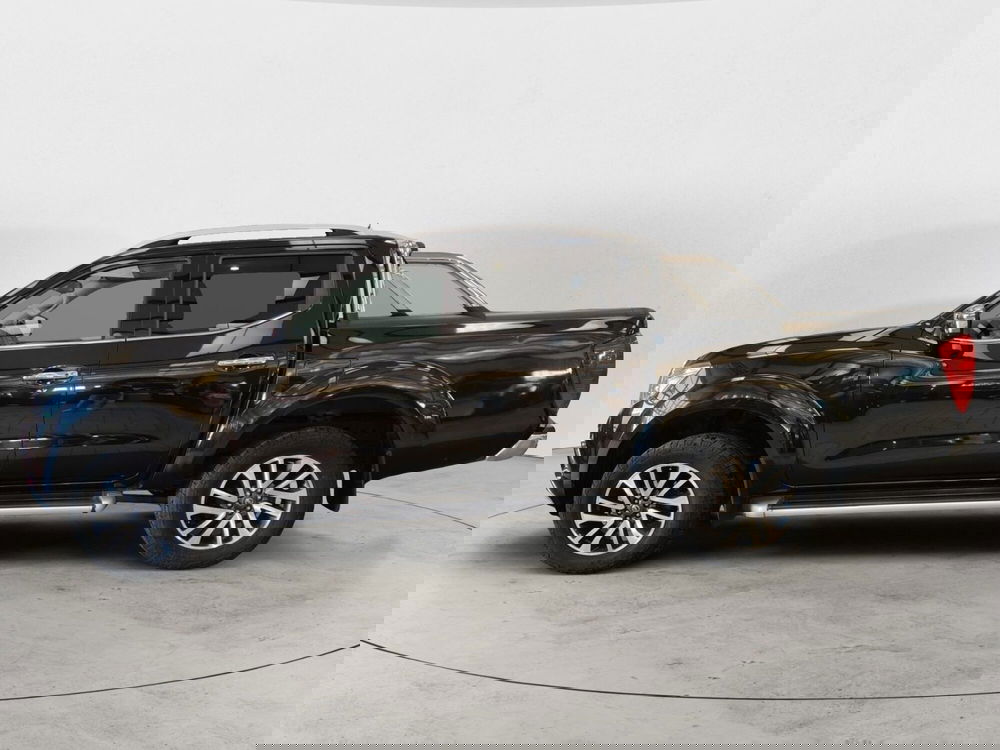 Nissan Navara usata a Roma (2)