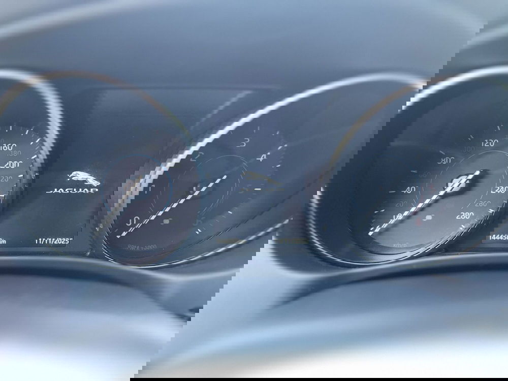Jaguar XE usata a La Spezia (11)