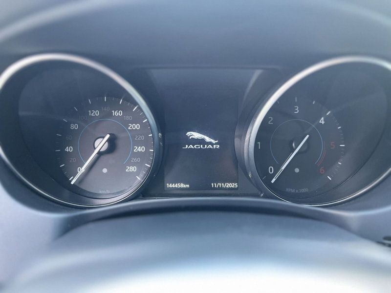 Jaguar XE usata a La Spezia (11)