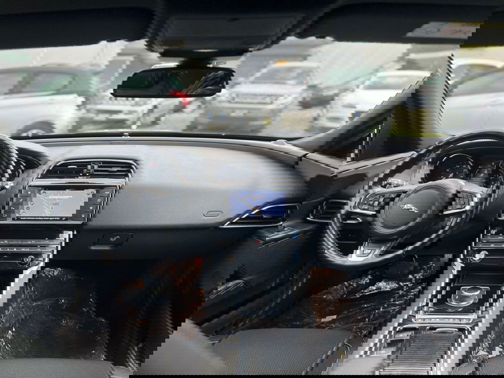Jaguar XE usata a La Spezia (12)