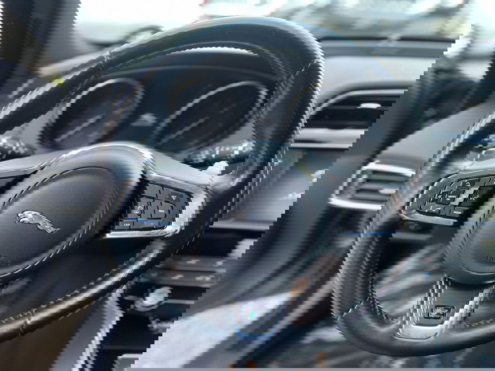 Jaguar XE usata a La Spezia (13)