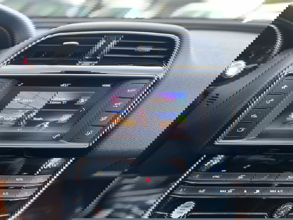 Jaguar XE usata a La Spezia (14)