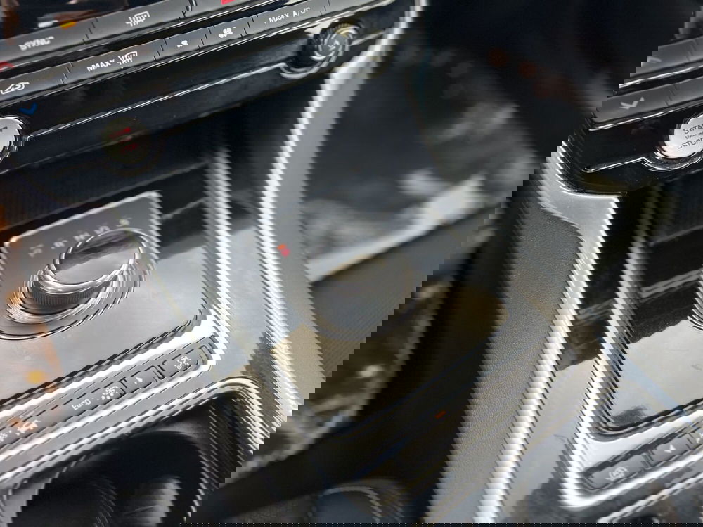 Jaguar XE usata a La Spezia (15)