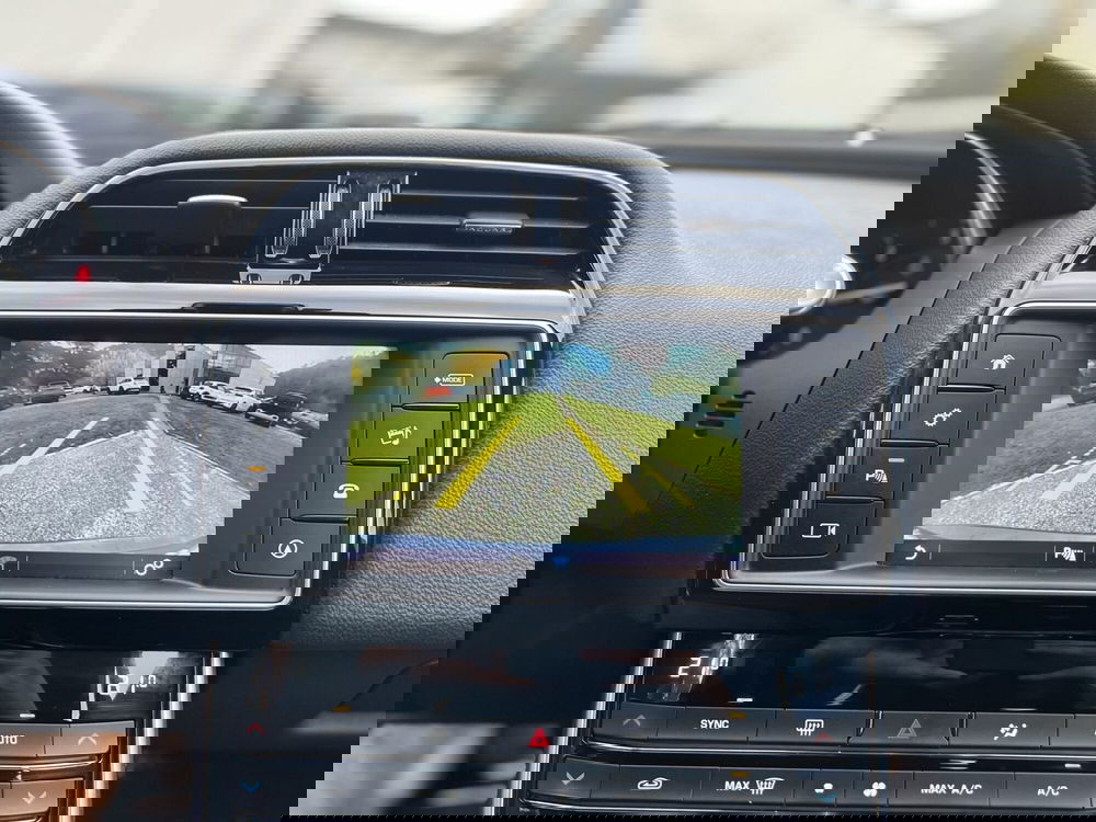 Jaguar XE usata a La Spezia (16)