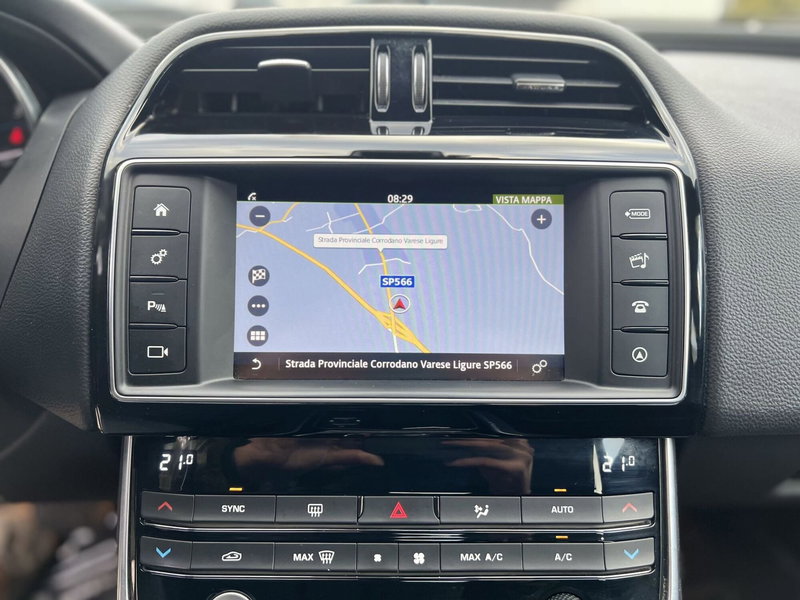 Jaguar XE usata a La Spezia (17)