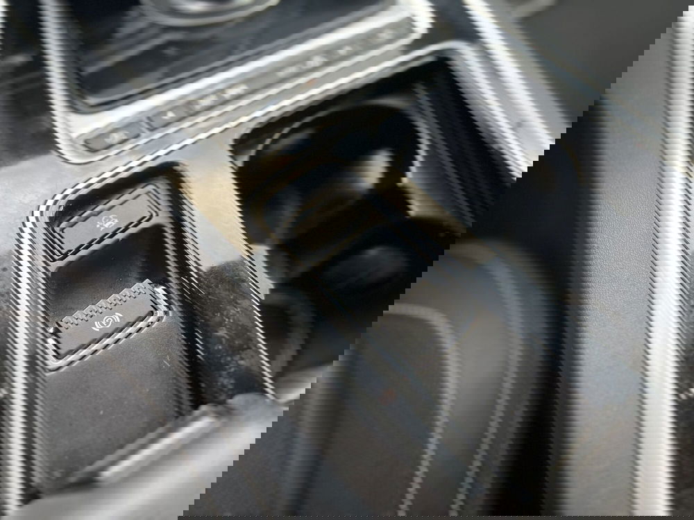 Jaguar XE usata a La Spezia (19)