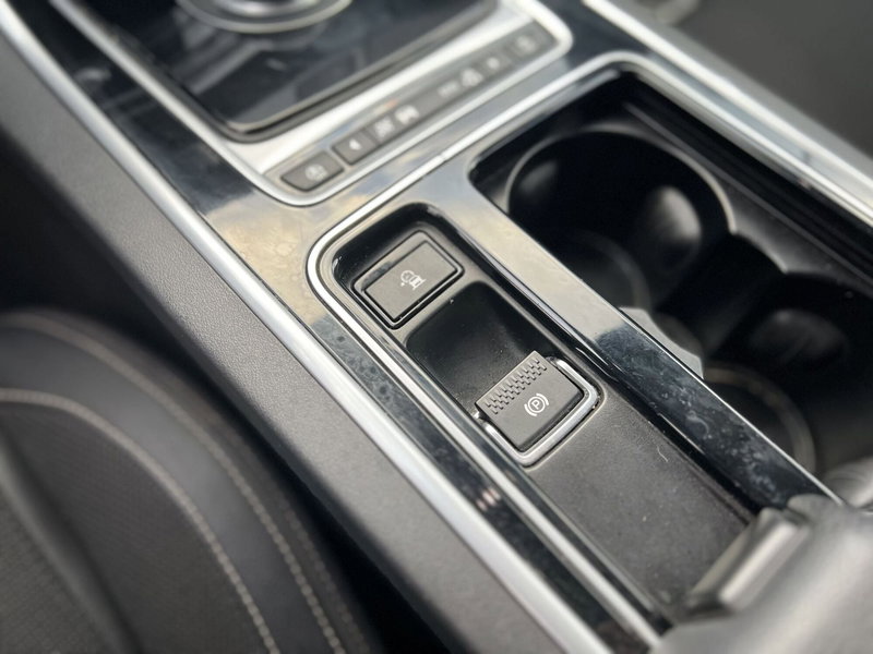 Jaguar XE usata a La Spezia (19)