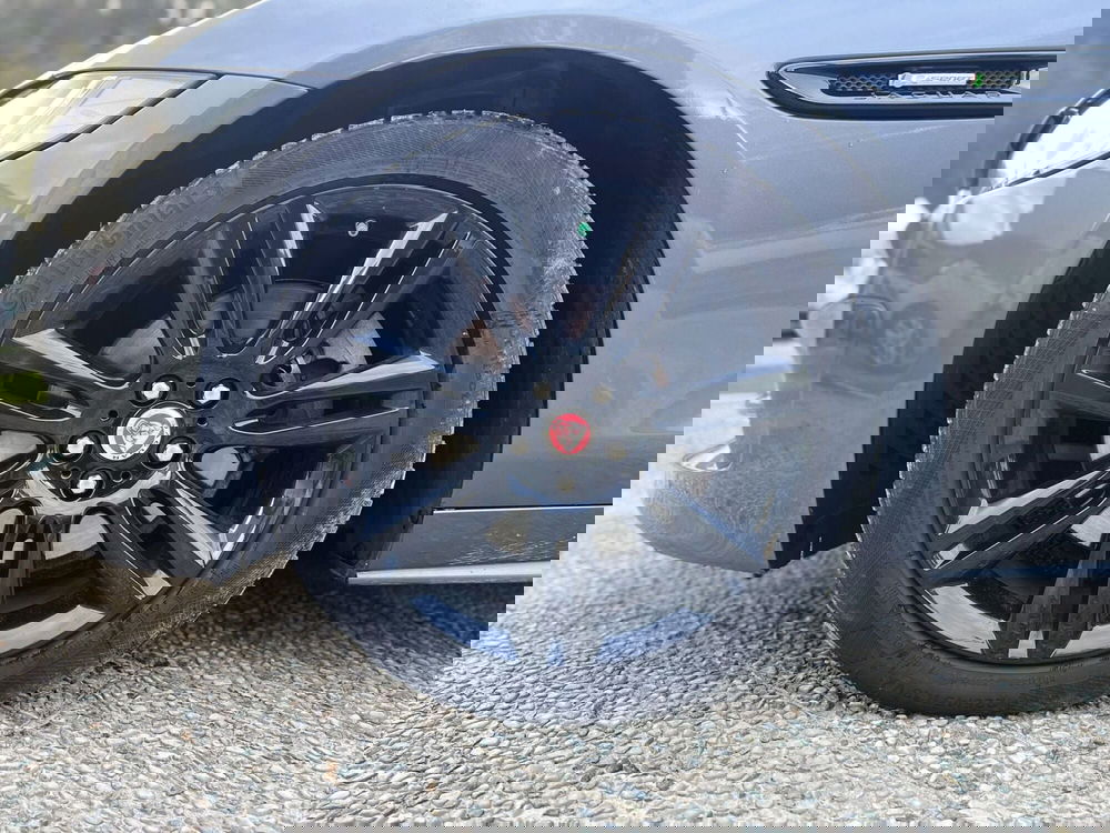 Jaguar XE usata a La Spezia (9)