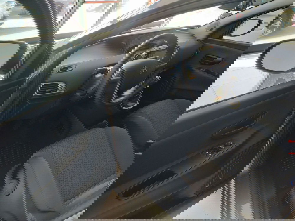 Lancia Ypsilon nuova a Reggio Emilia (9)