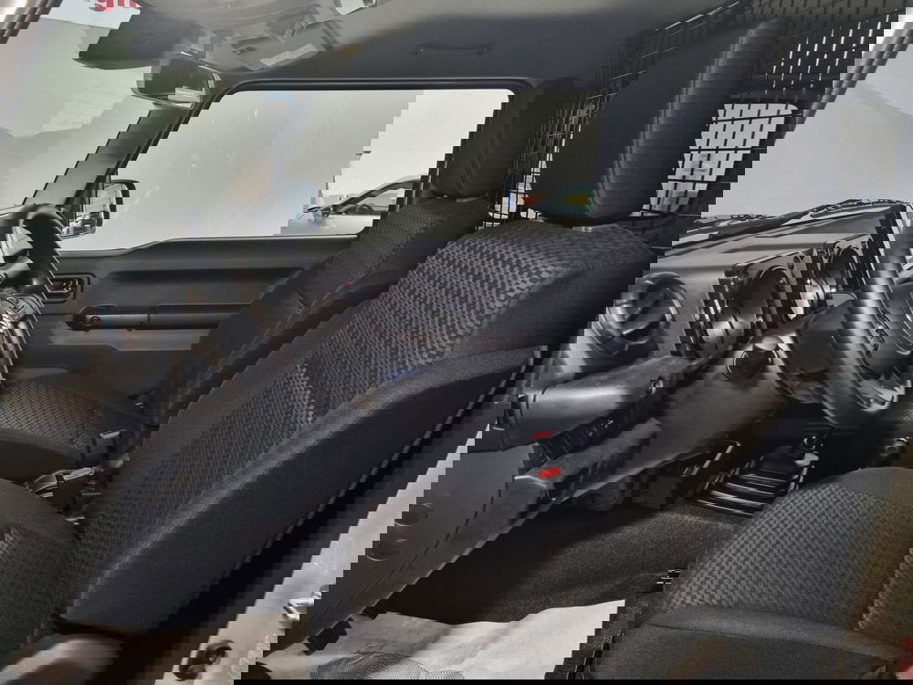 Suzuki Jimny nuova a Pavia (8)