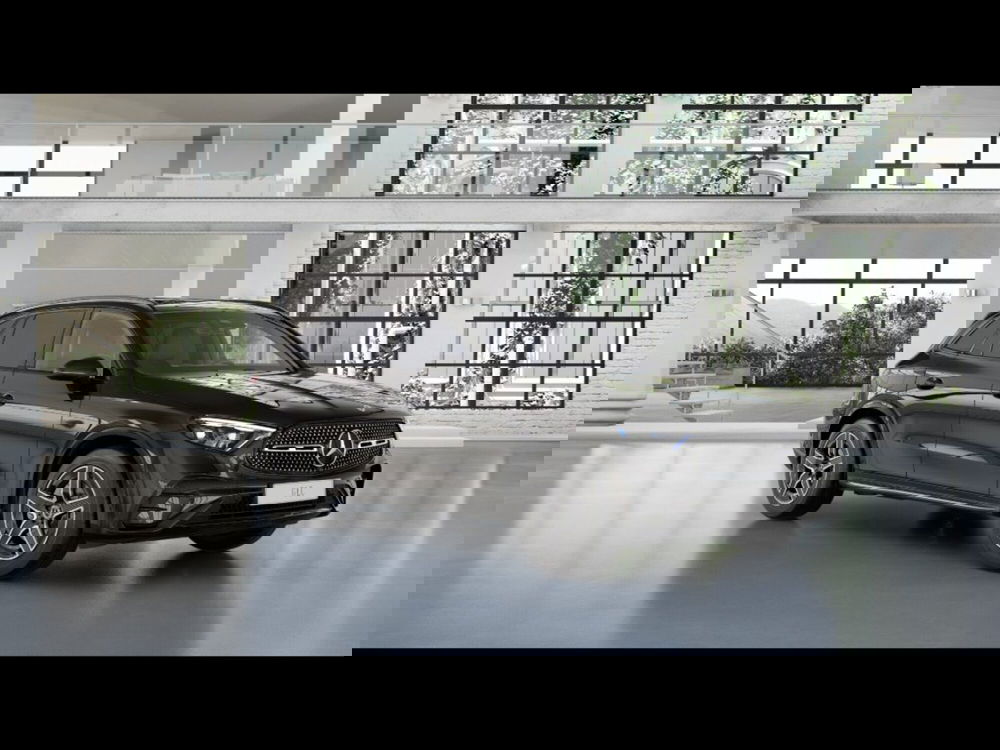 Mercedes-Benz GLC SUV nuova a Firenze
