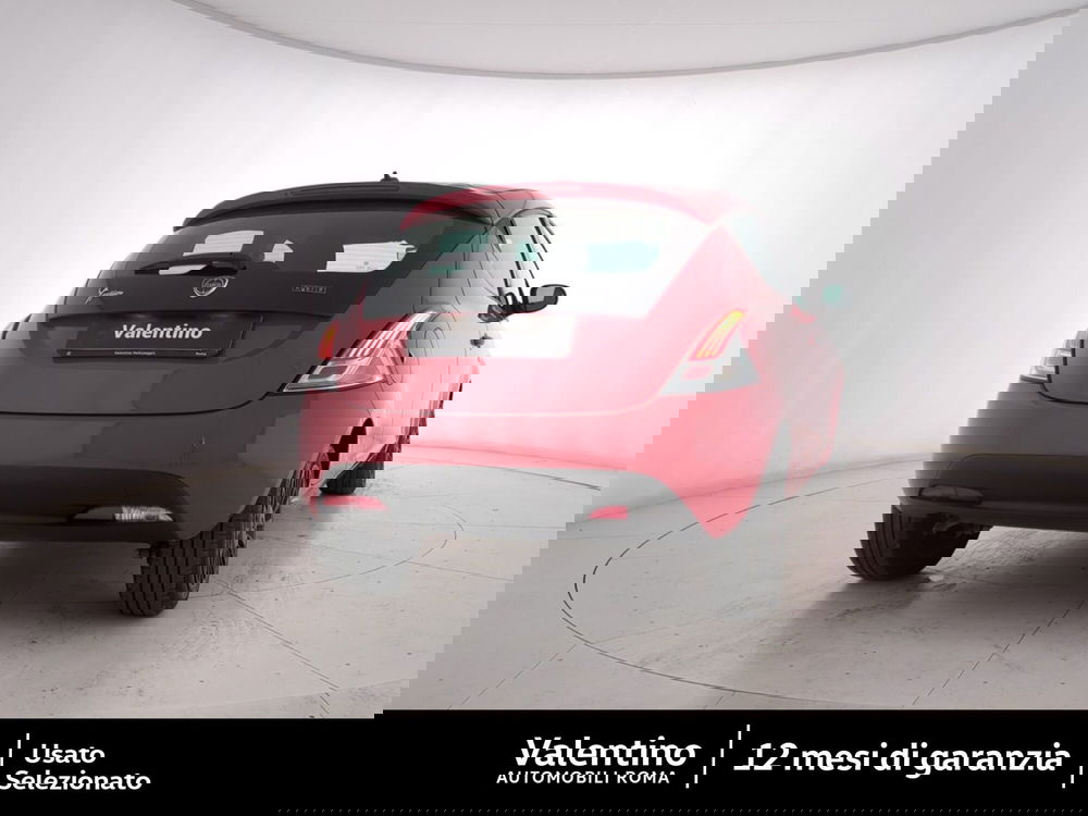 Lancia Ypsilon usata a Roma (3)