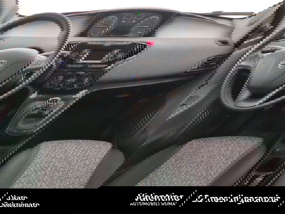 Lancia Ypsilon usata a Roma (7)