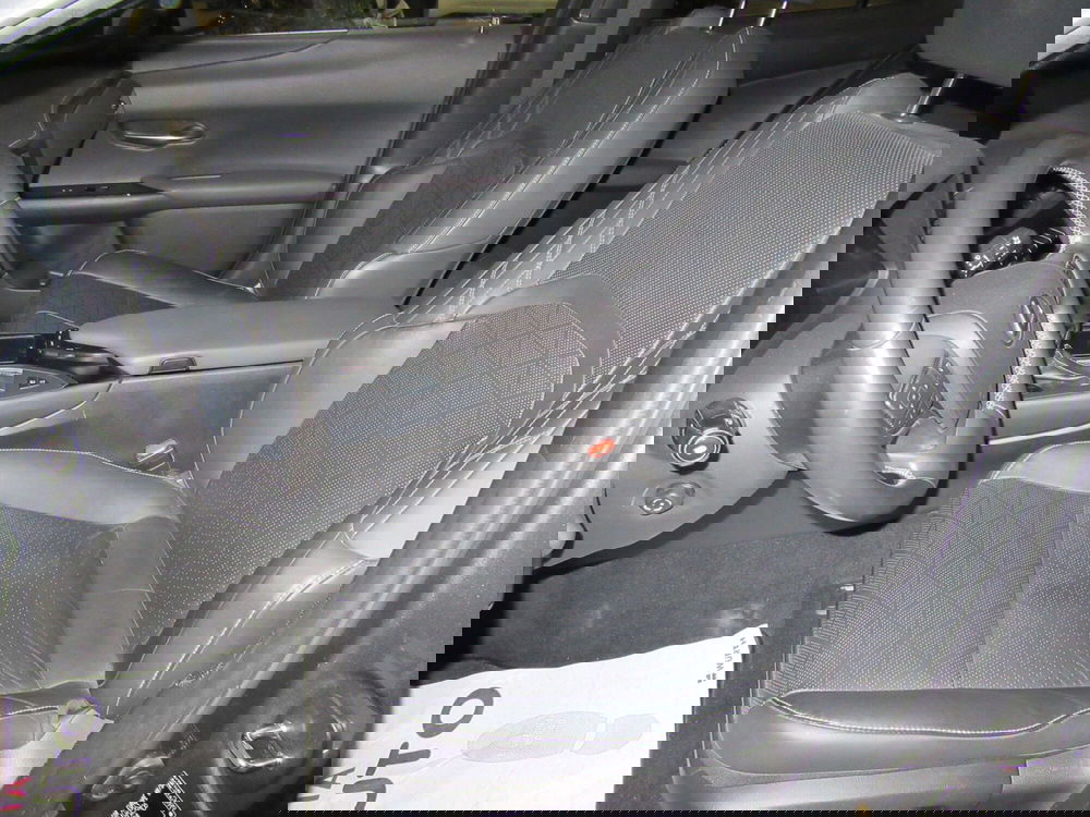 Lexus UX usata a Firenze (10)