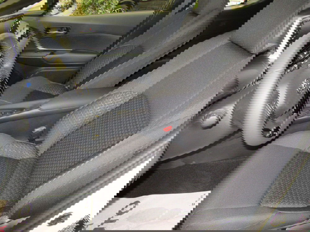 Toyota Toyota C-HR nuova a Firenze (10)