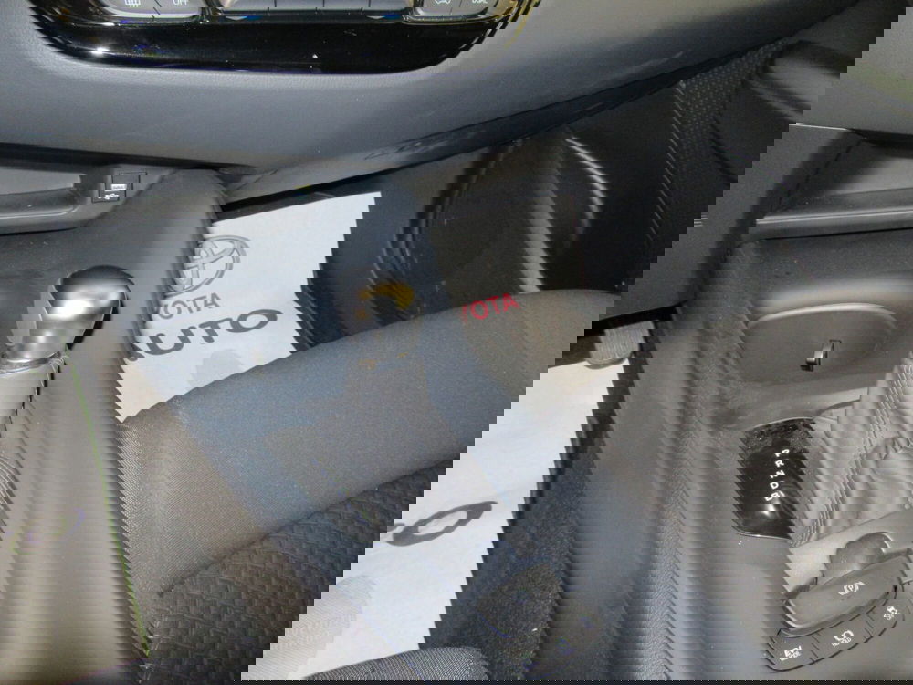 Toyota Toyota C-HR nuova a Firenze (18)