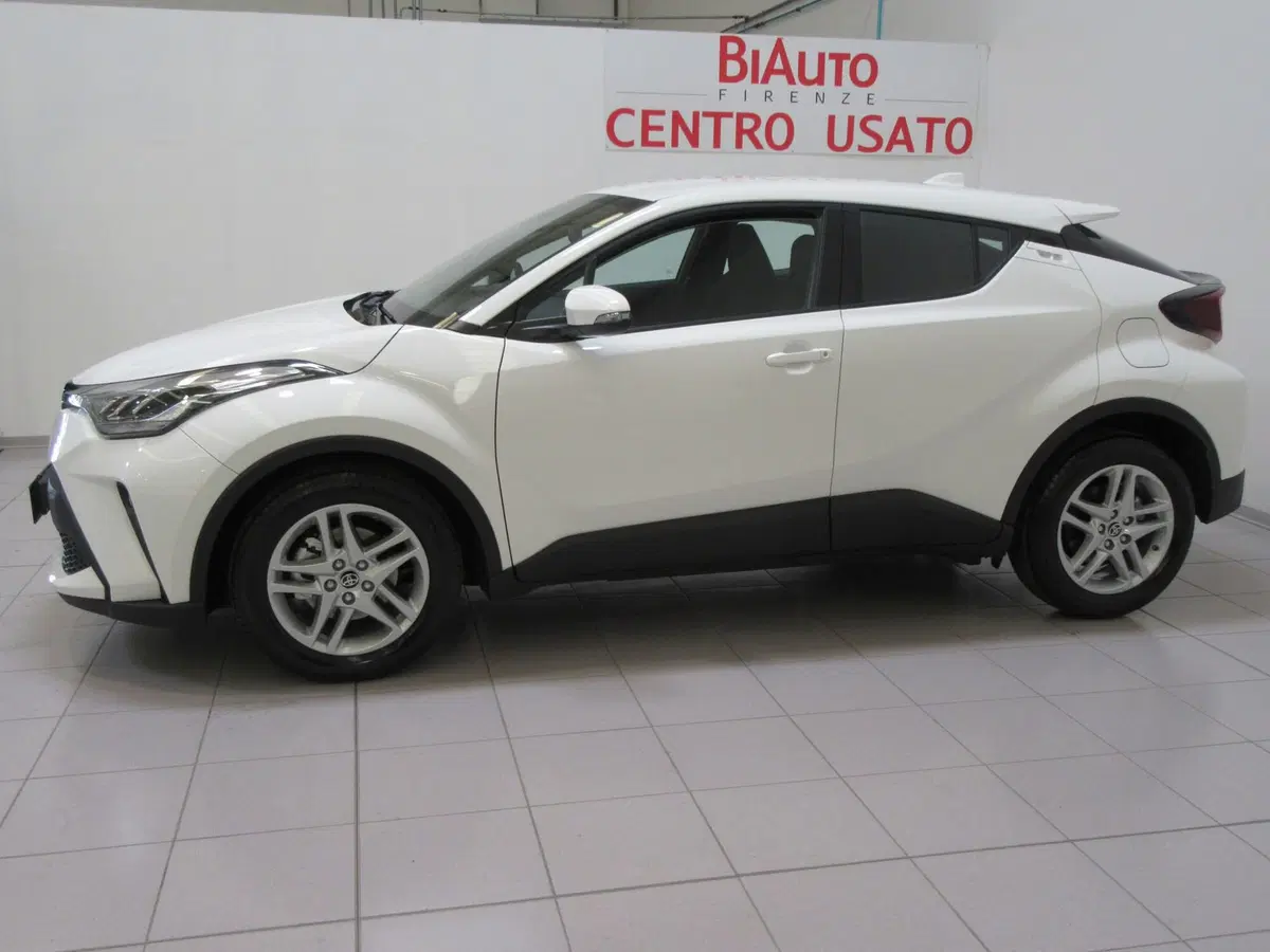 Toyota Toyota C-HR nuova a Firenze (2)