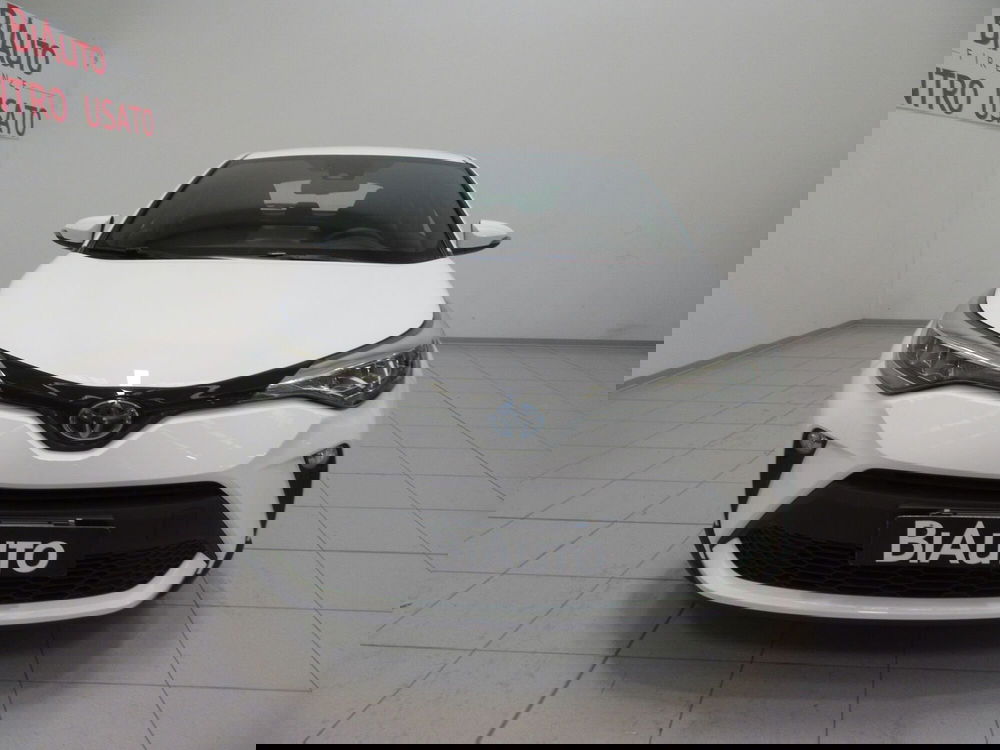 Toyota Toyota C-HR nuova a Firenze (4)