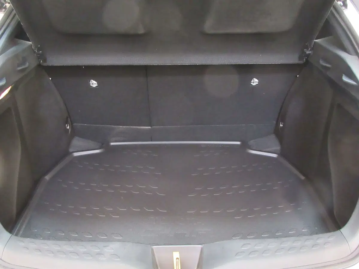 Toyota Toyota C-HR nuova a Firenze (5)