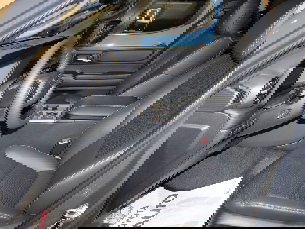 Toyota Land Cruiser nuova a Firenze (5)