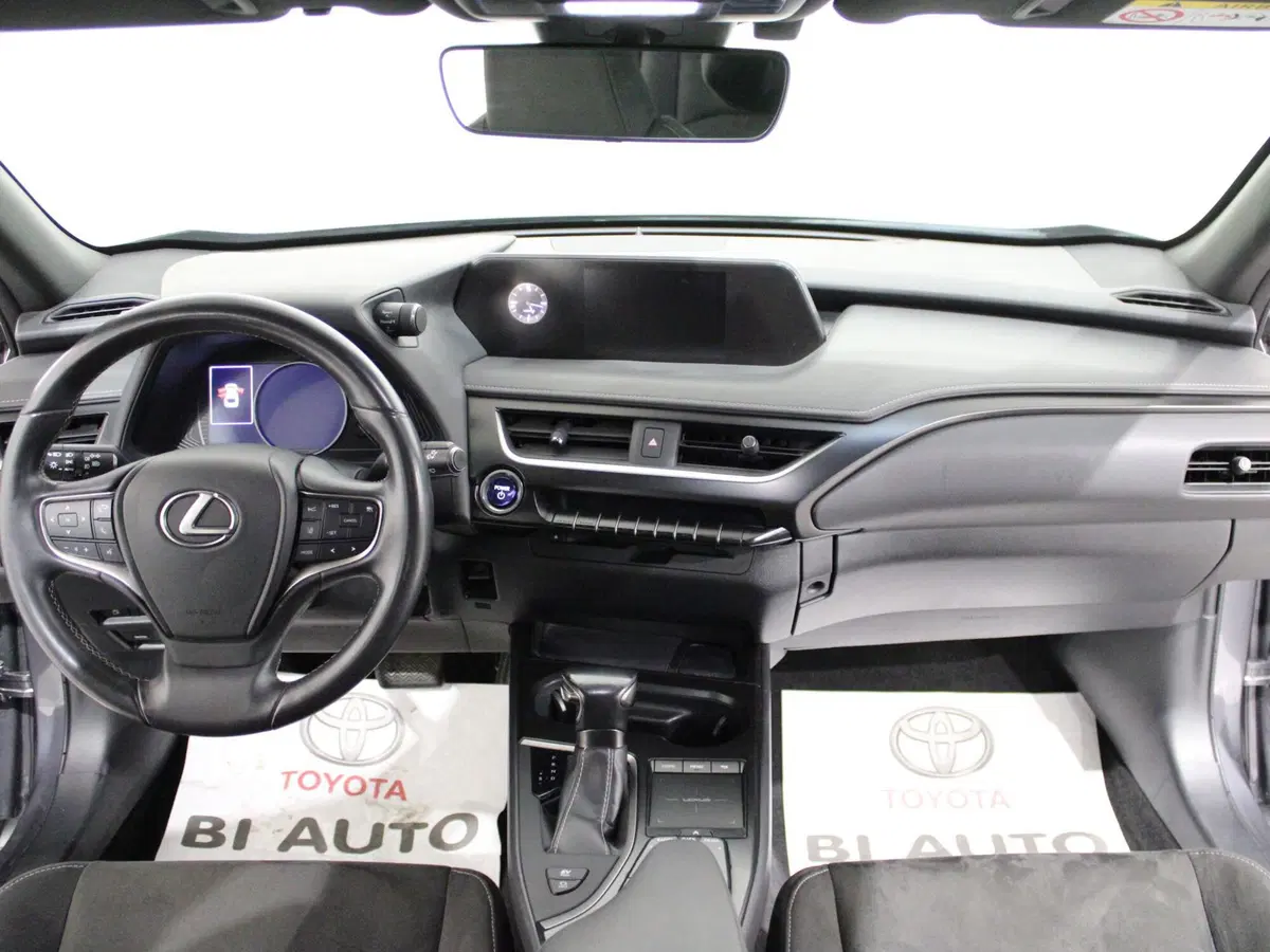 Lexus UX usata a Firenze (10)