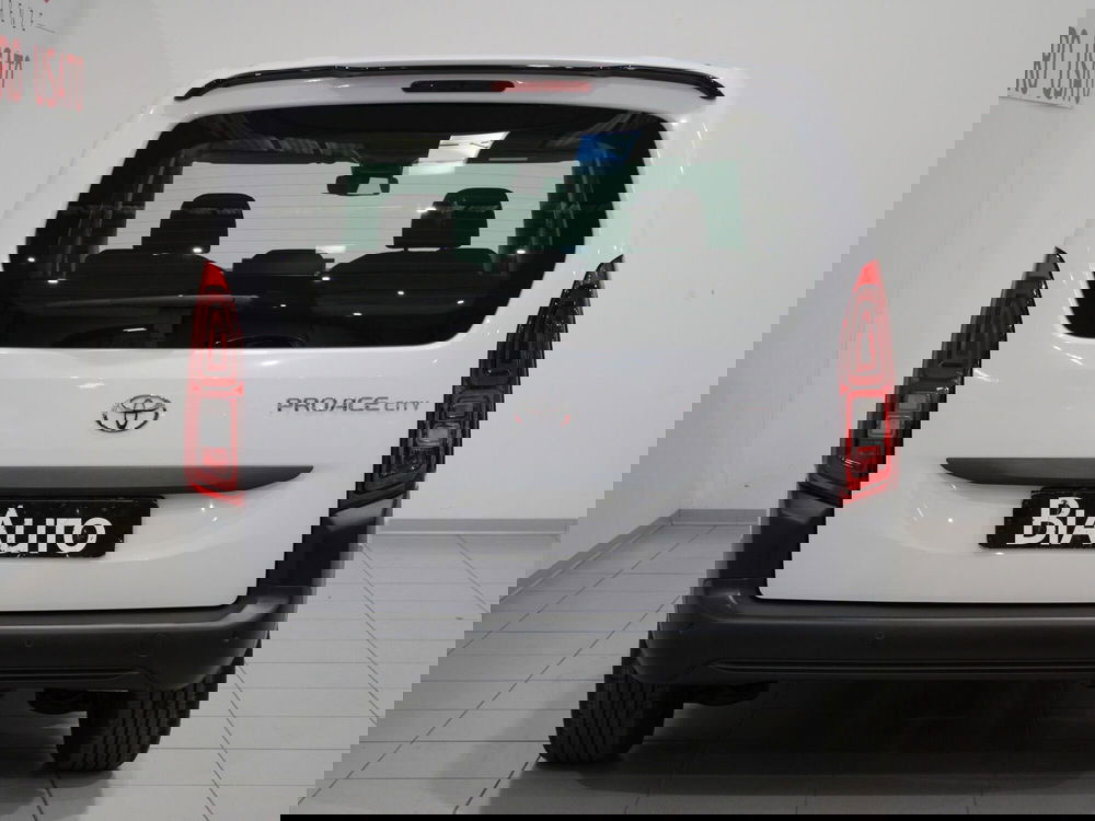 Toyota Proace City Verso nuova a Firenze (3)