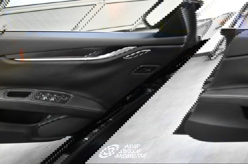 Maserati Ghibli usata a Perugia (7)