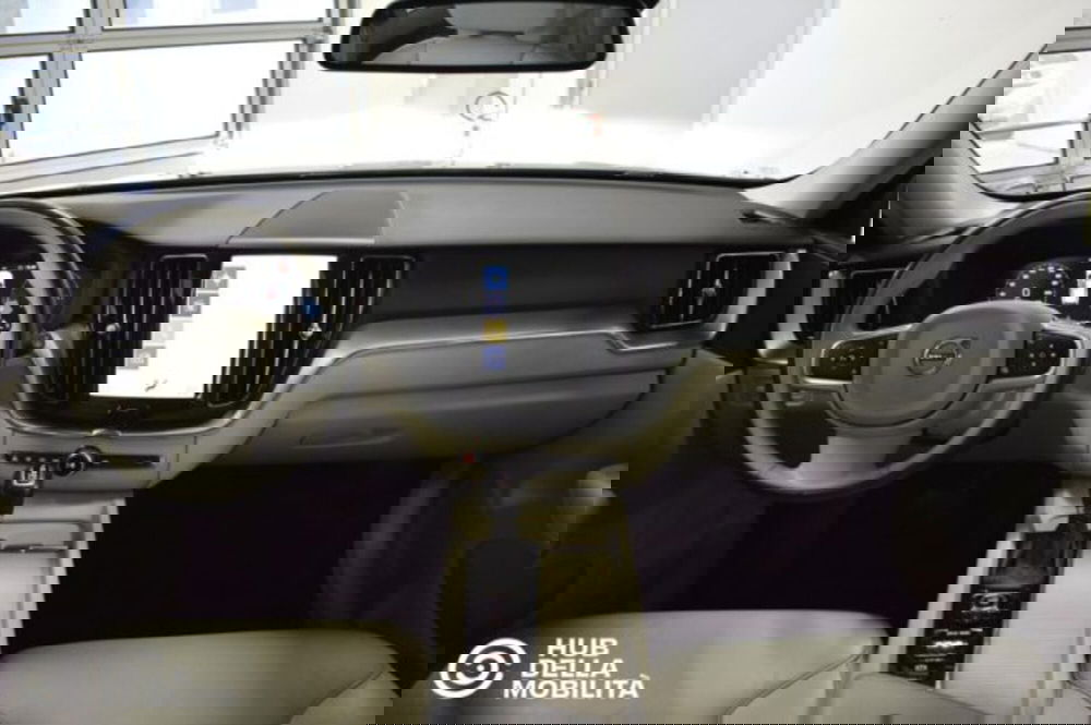 Volvo XC60 usata a Perugia (10)