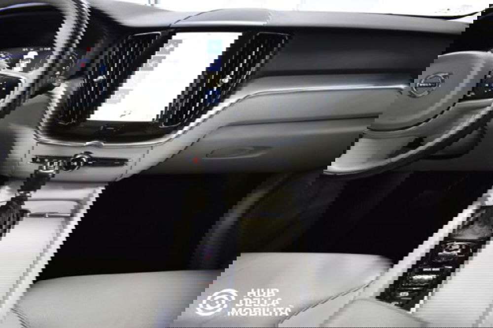 Volvo XC60 usata a Perugia (11)