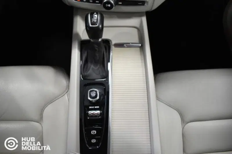 Volvo XC60 usata a Perugia (8)