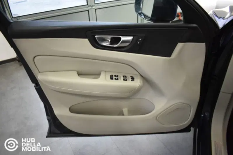 Volvo XC60 usata a Perugia (3)