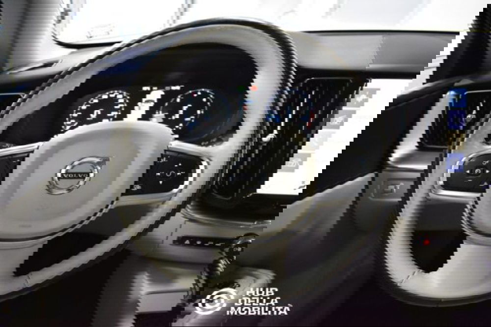 Volvo XC60 usata a Perugia (9)