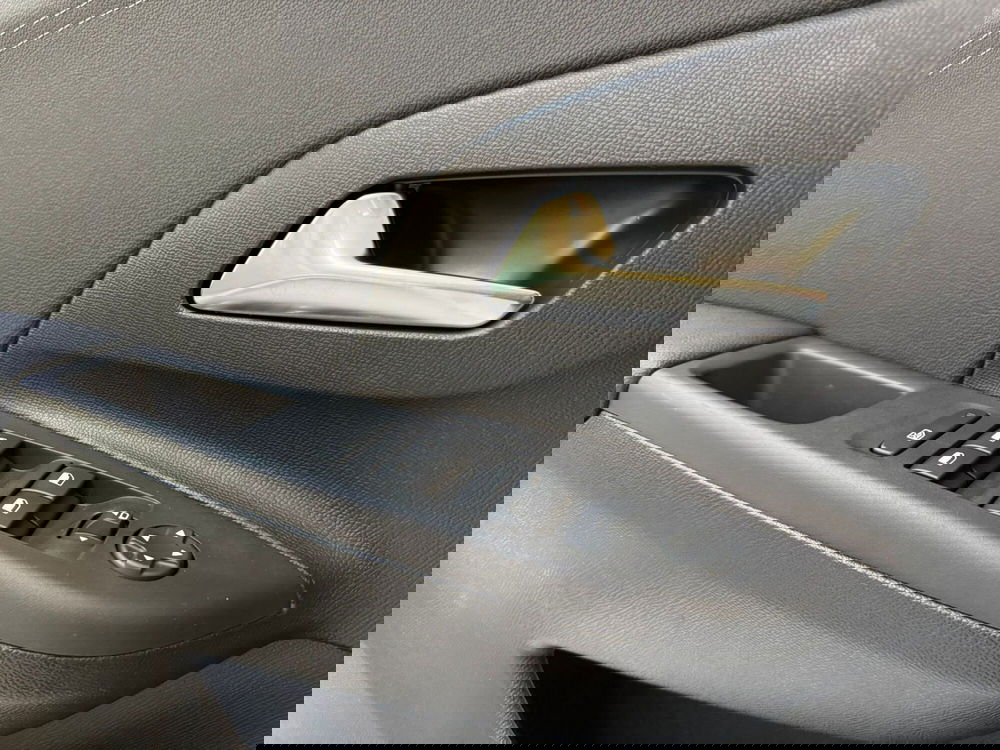 Opel Corsa nuova a Milano (12)