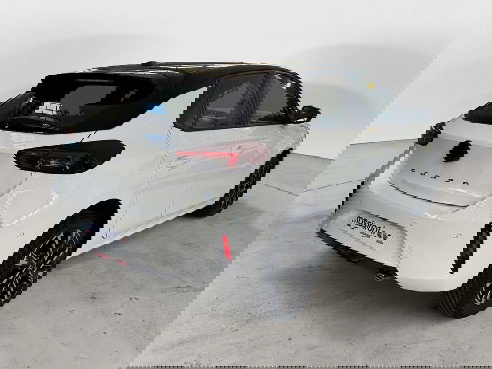 Opel Corsa nuova a Milano (3)