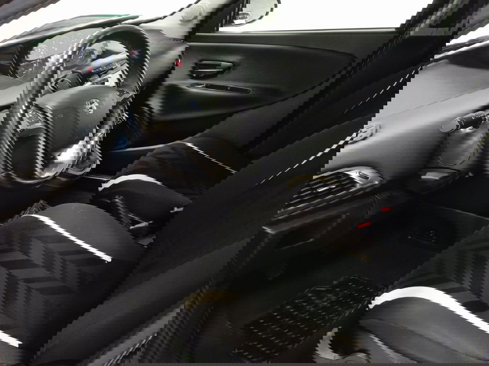 Lancia Ypsilon usata a Torino (14)