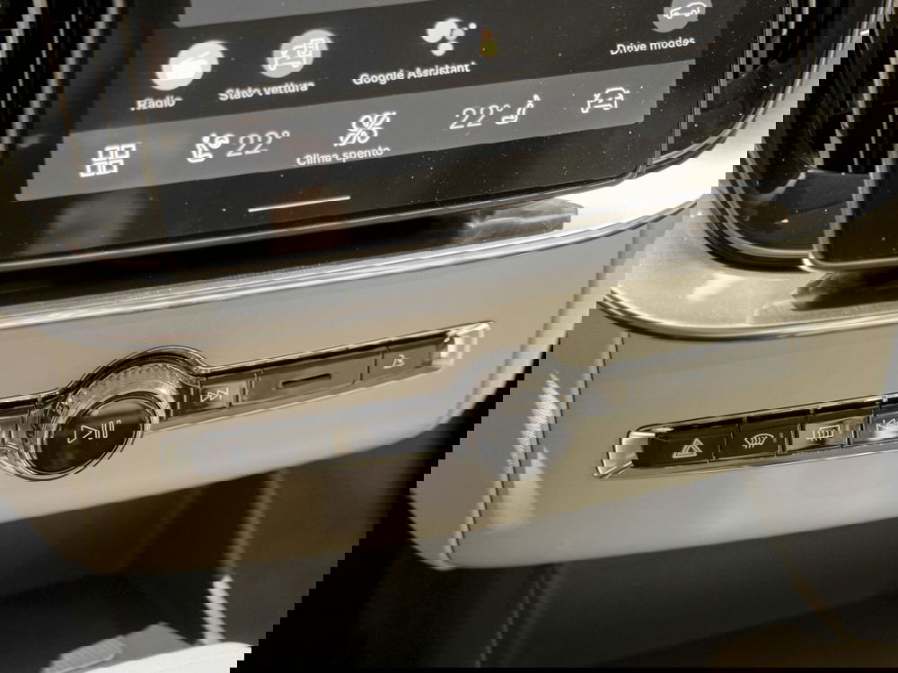 Volvo XC90 nuova a Prato (13)