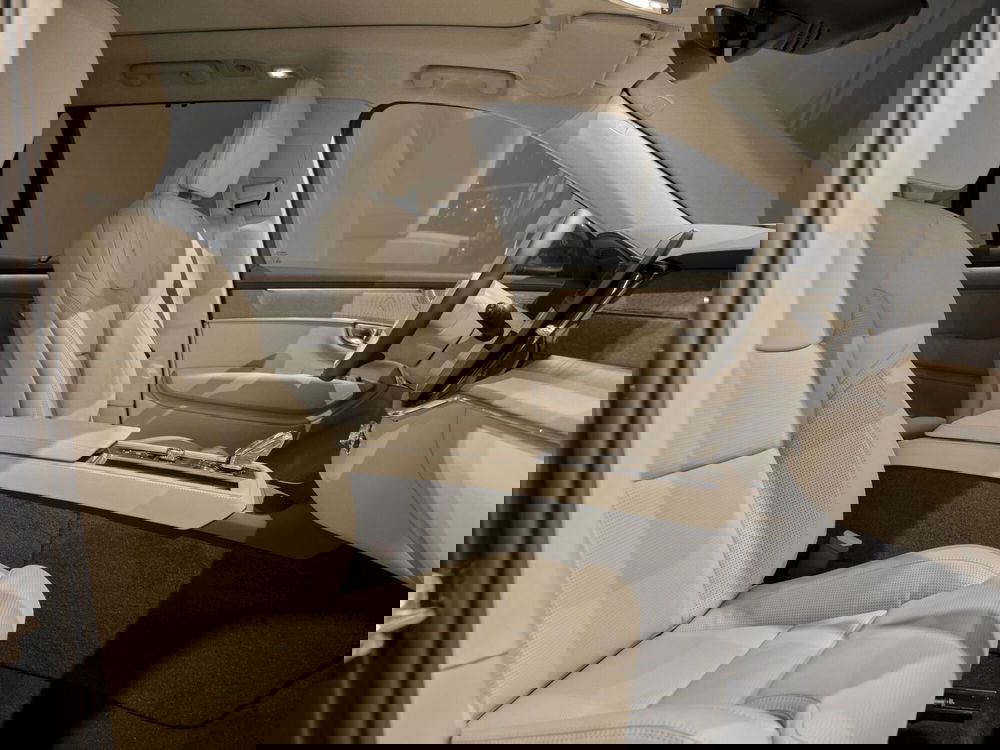 Volvo XC90 nuova a Prato (16)