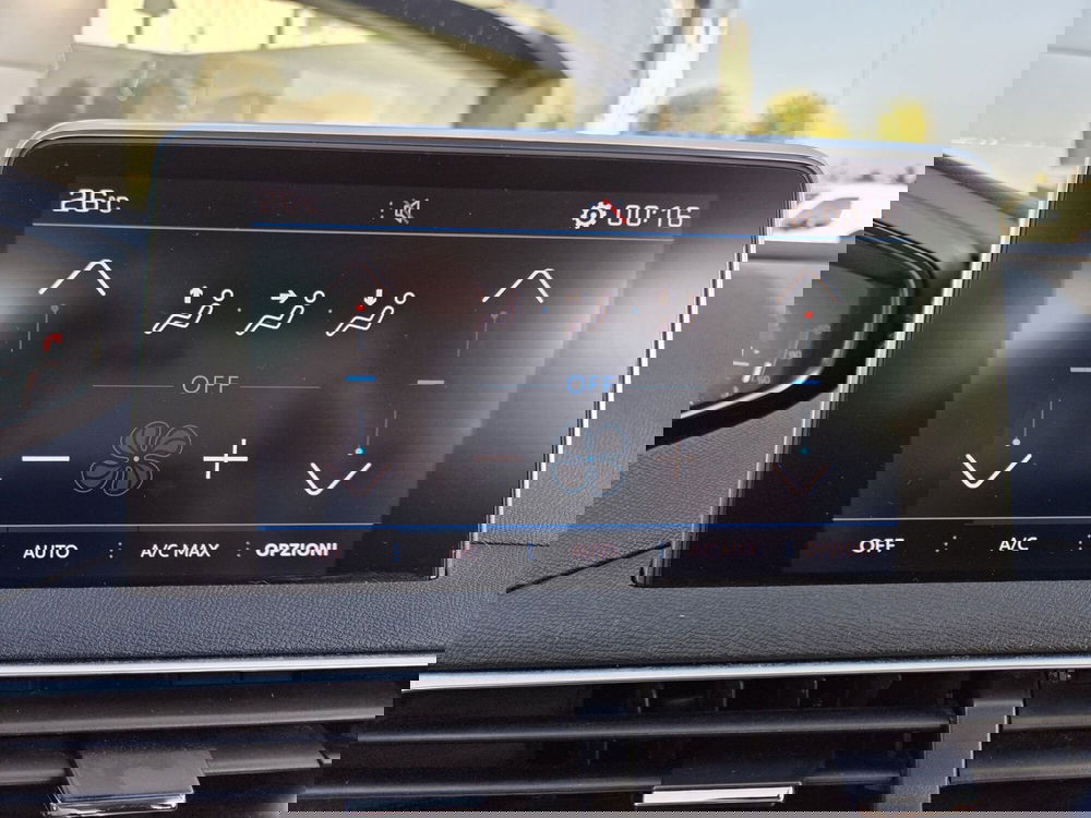 Peugeot 3008 usata a Parma (16)